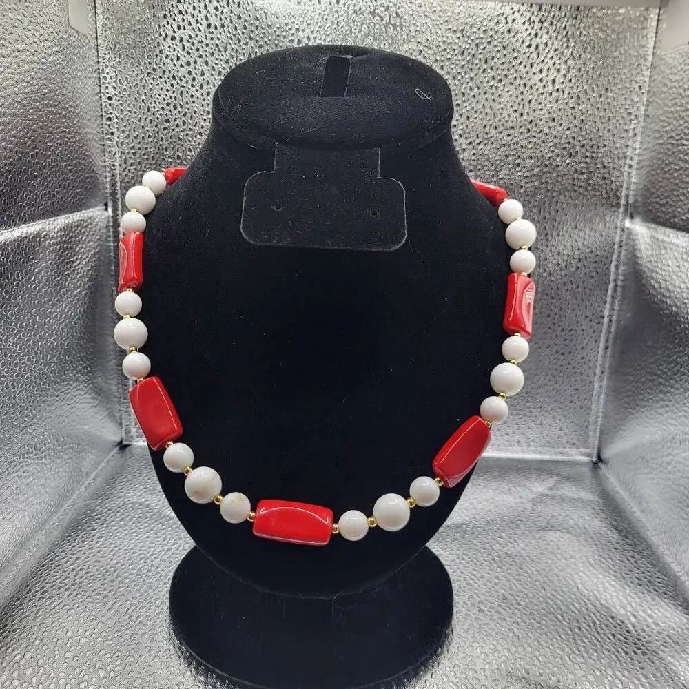 Vintageโ50s Acrylic Beaded Necklace